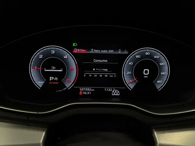 Audi Q5 view 10