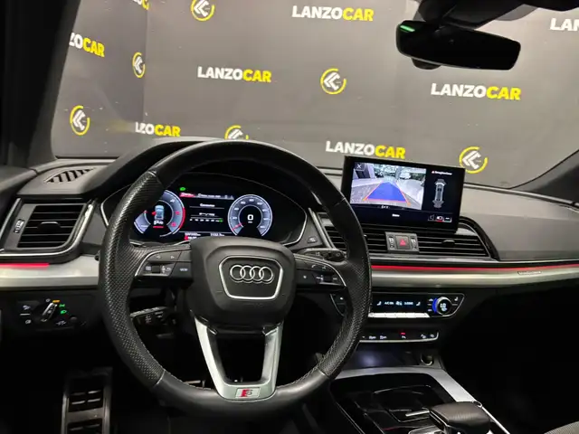 Audi Q5 view 8