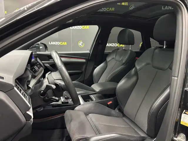 Audi Q5 view 12