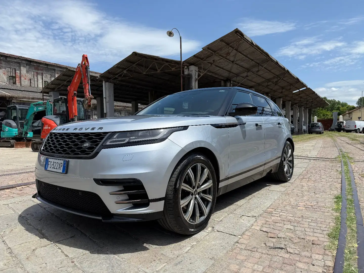 Land Rover Range Rover Velar 2.0D I4 240 CV R-Dynamic HSE Plateado - 1