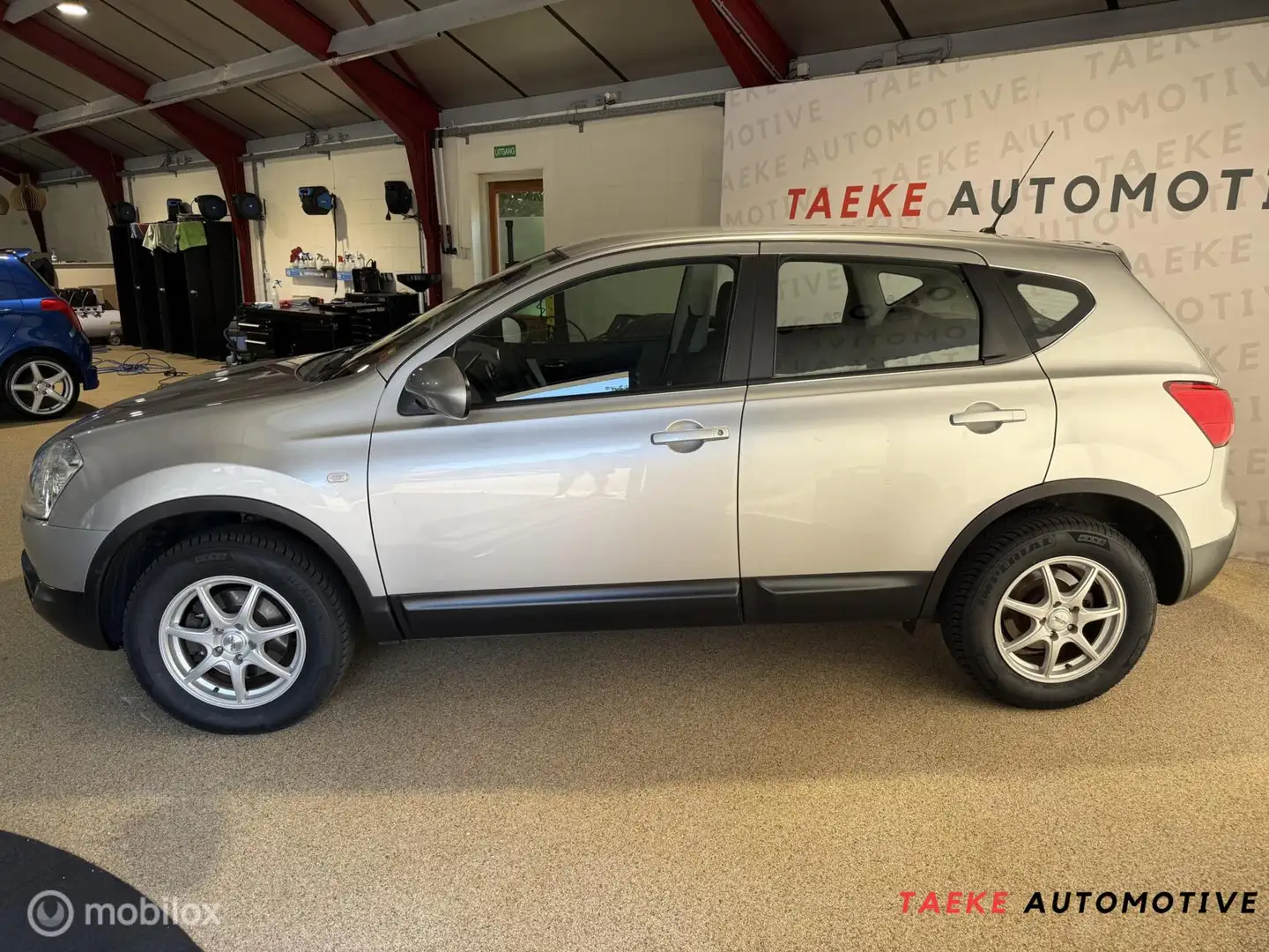 Nissan Qashqai 2.0 Tekna Clima/Cruise/Nap/Trekhaak Gris - 2