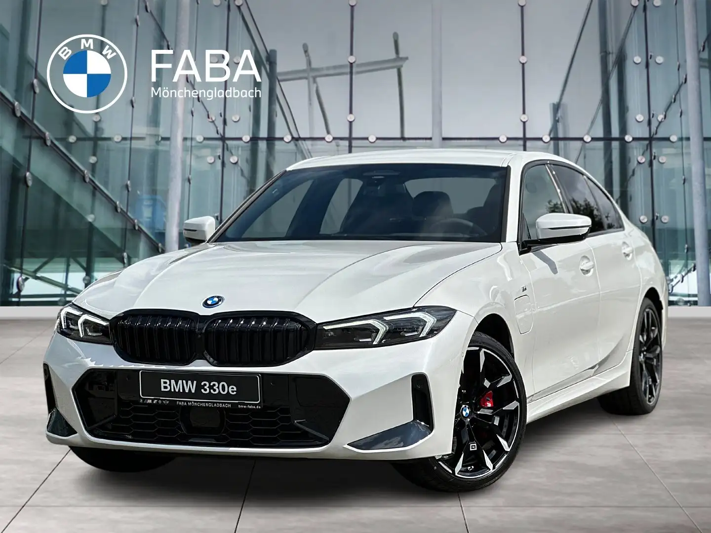 BMW 330 e xDrive Limousine M Sportpaket HK HiFi DAB Weiß - 1