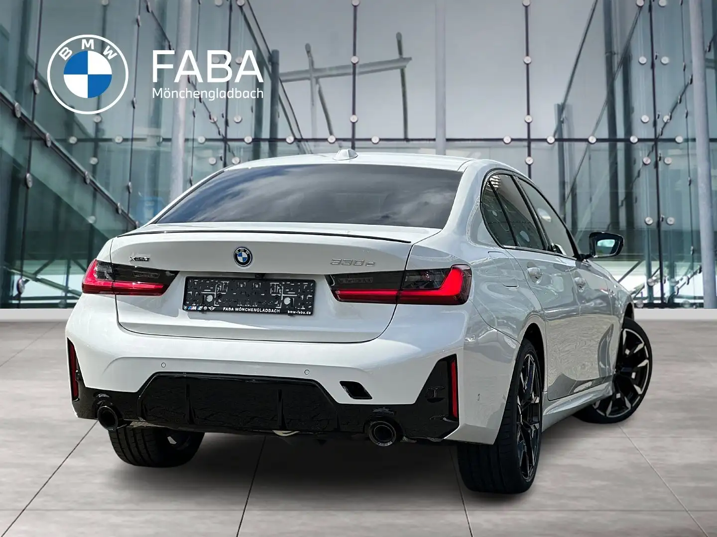 BMW 330 e xDrive Limousine M Sportpaket HK HiFi DAB Weiß - 2