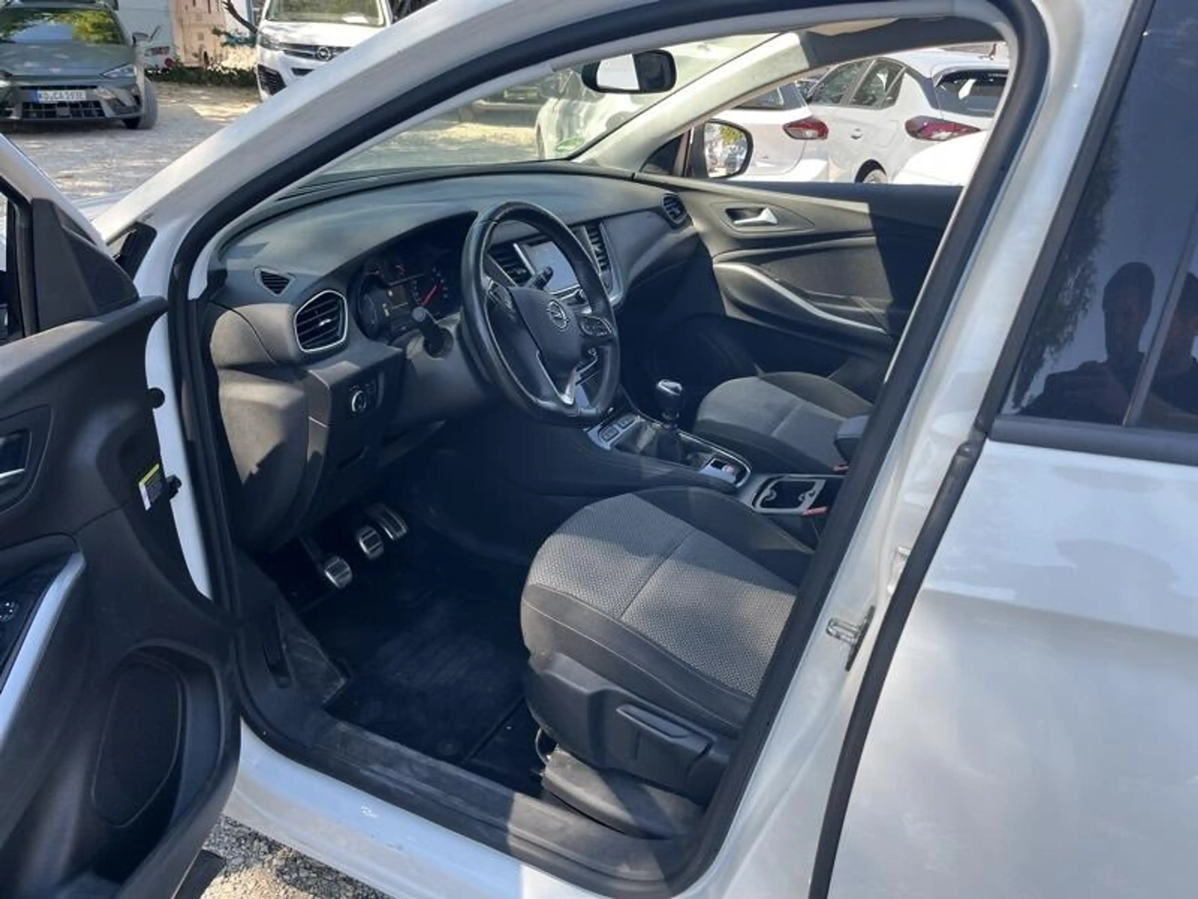 Opel Grandland X Grandland X 1.2 Start/Stop Business Edition — photo 10