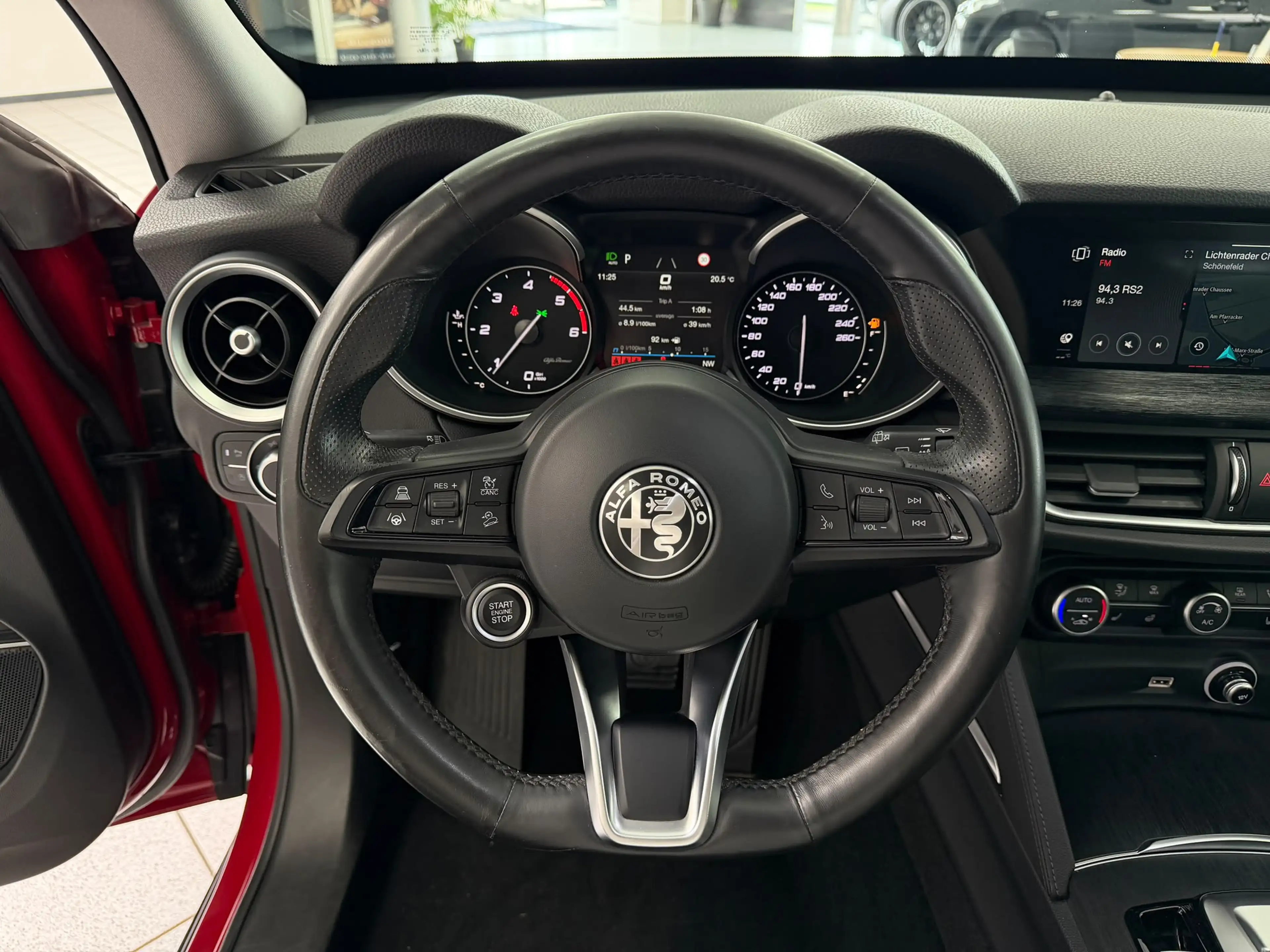 Alfa Romeo Stelvio 2,2 Business Q4*Kamera*3D Navi*Leder* — photo 12