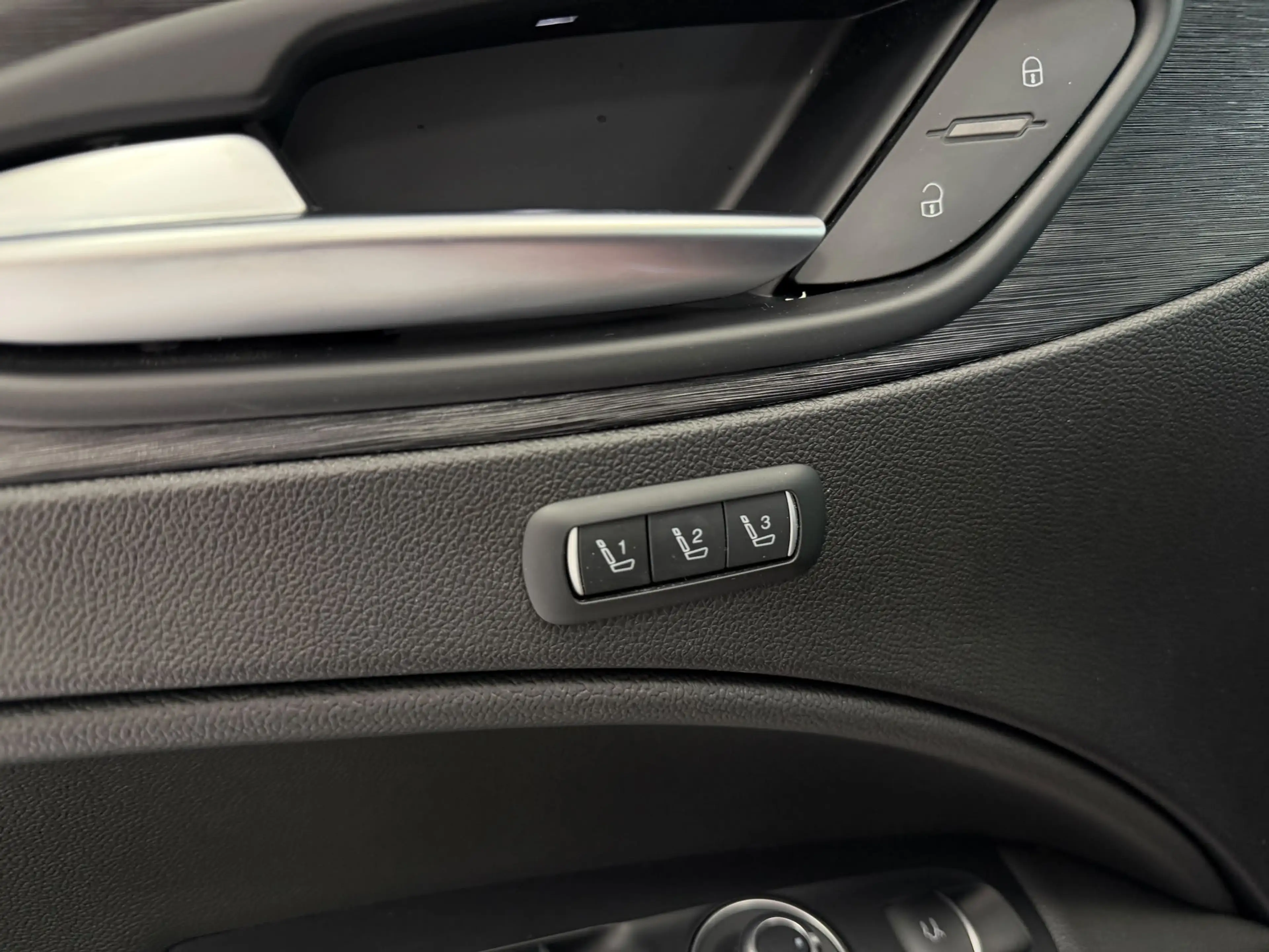 Alfa Romeo Stelvio 2,2 Business Q4*Kamera*3D Navi*Leder* — photo 9
