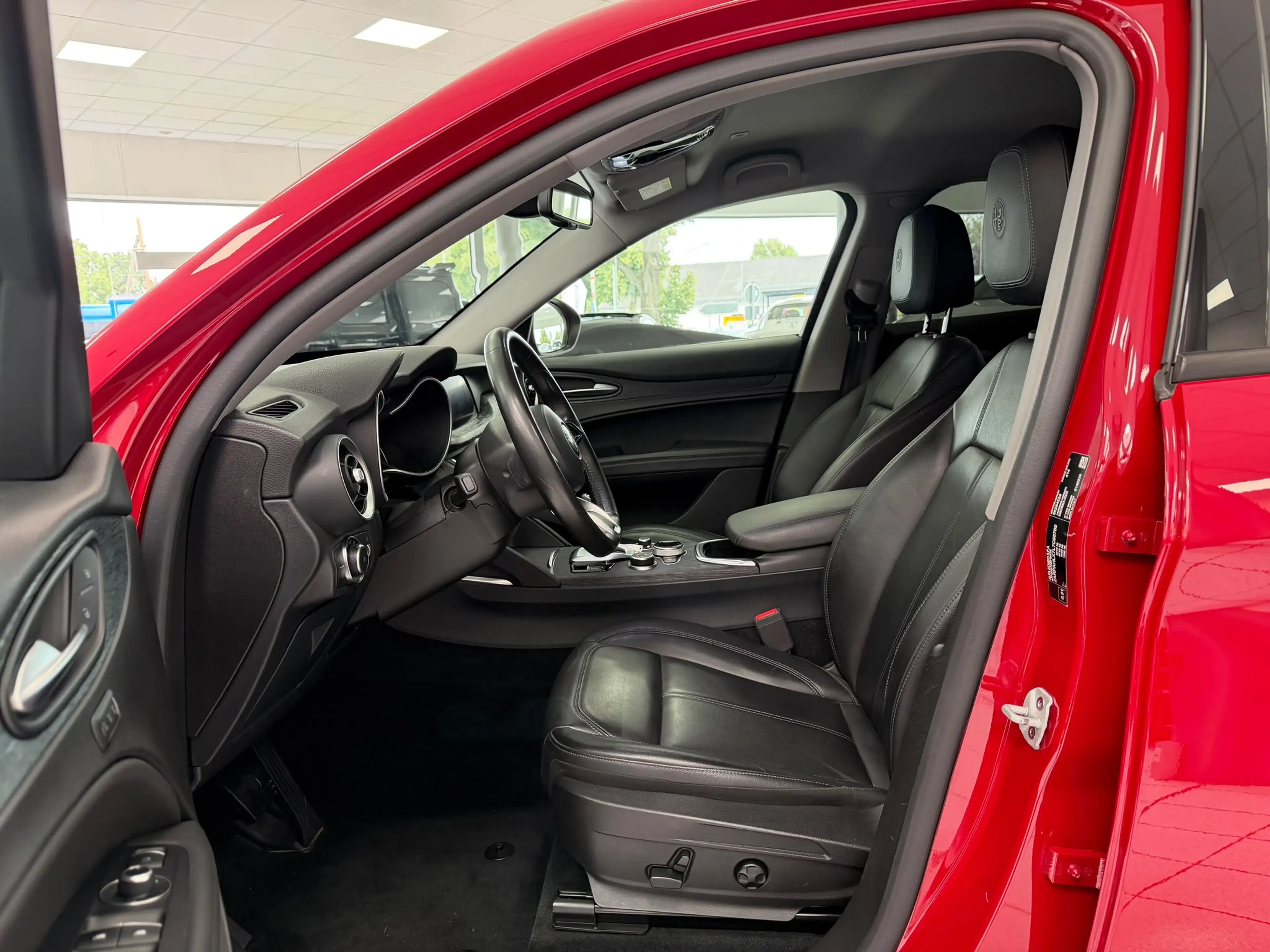 Alfa Romeo Stelvio 2,2 Business Q4*Kamera*3D Navi*Leder* — photo 10