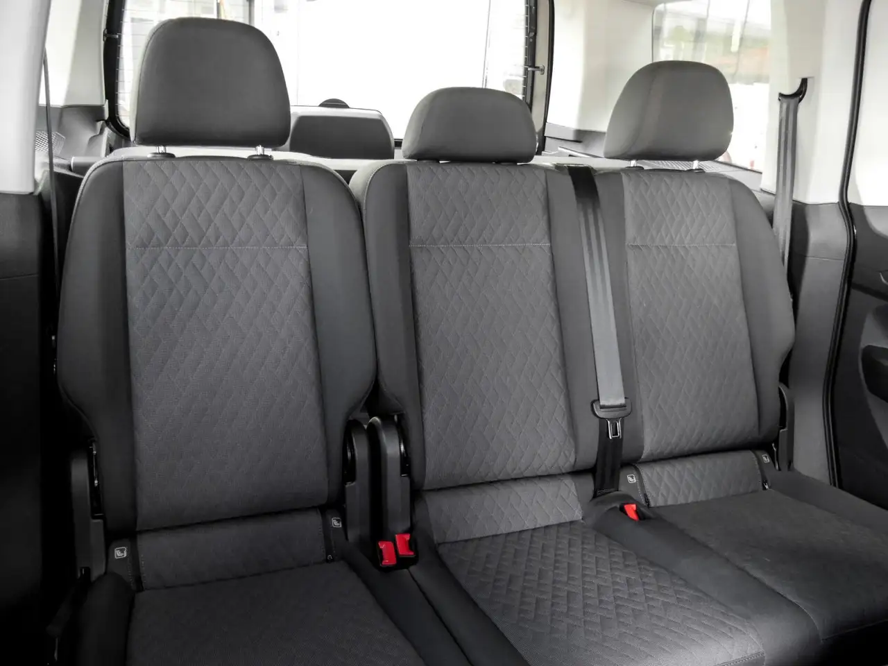 Volkswagen Caddy Life 1.5 TSI DSG AHK ACC GJR Navi Vorb. 5