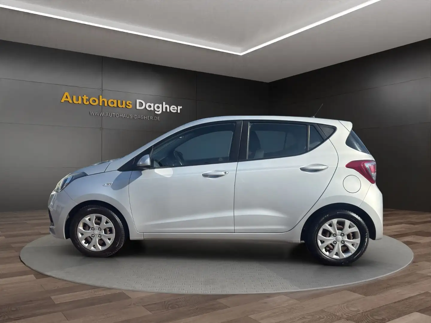 Hyundai i10 Trend Klima SHZ Tempomat nur 33 tkm Silber - 2