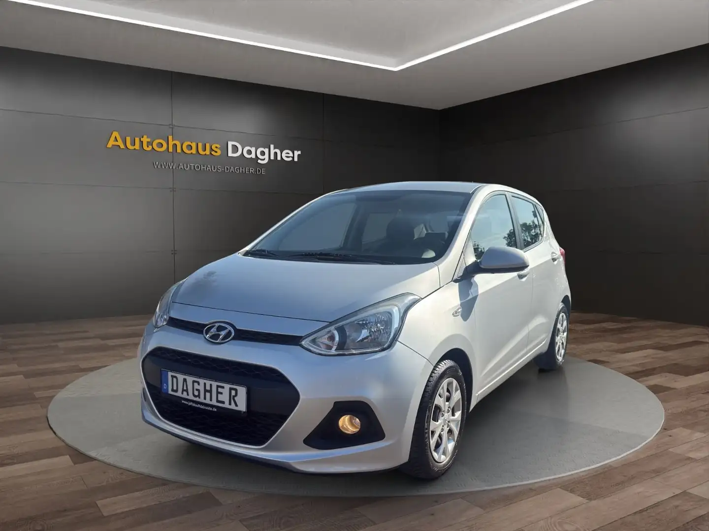 Hyundai i10 Trend Klima SHZ Tempomat nur 33 tkm Silber - 1