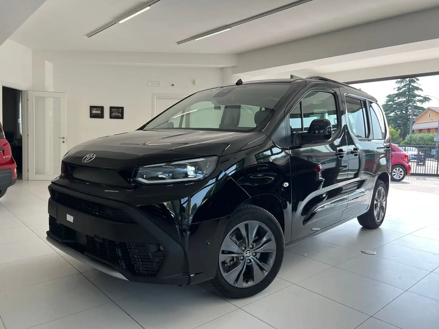 Toyota Proace Proace City Verso 1.5D 130 CV S&S L1 Luxury Nero - 2