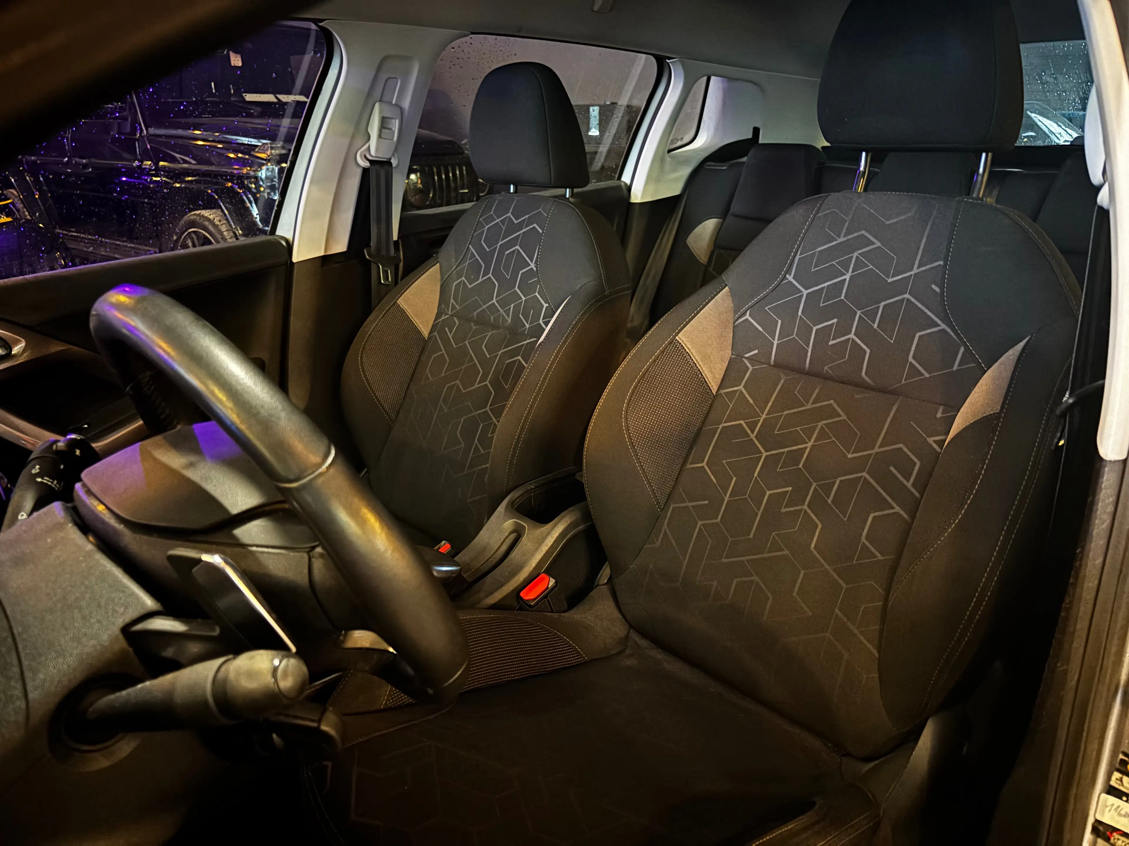 Peugeot 2008 2008 1.6i Allure / AUTOMATIQUE / 12 MOIS DE GARANTIE — photo 8