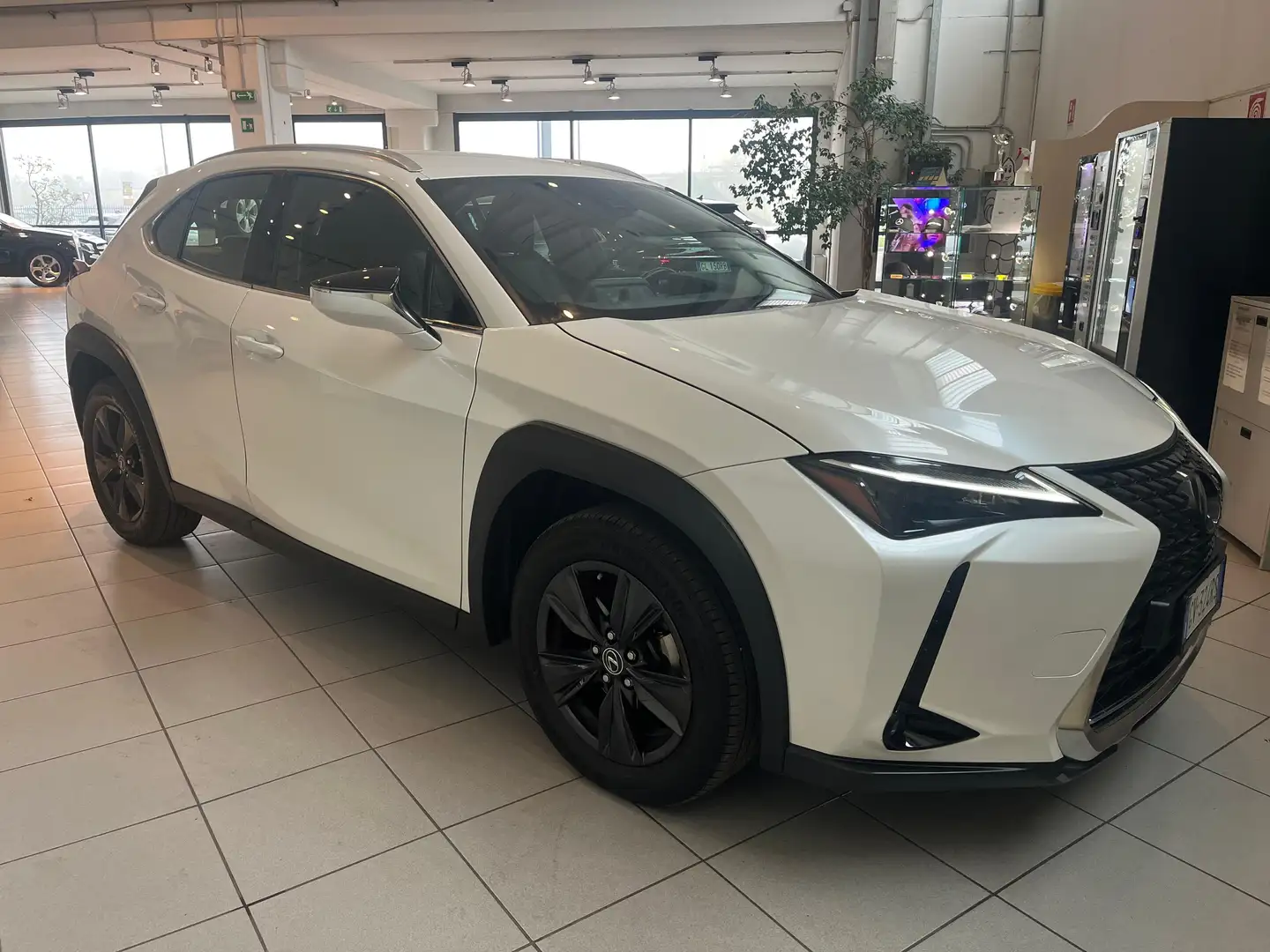 Lexus UX 250h 2.0 Urban 2wd cvt UNICO PROPRIETARIO Wit - 1