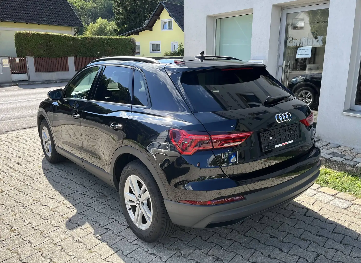 Audi Q3 35 TDI Intense S-tronic, Erstbesitz, Servicegepflegt Schwarz - 2