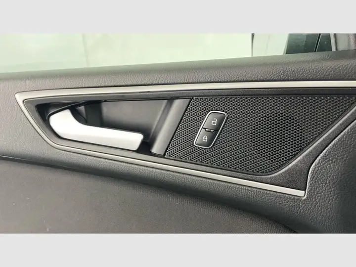 Ford S-Max 2.5 Duratec Atkinson FHEV Trend (2021) 2021, foto 35