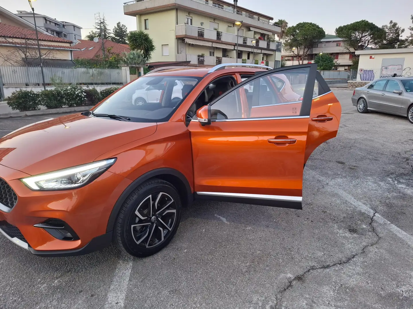 MG ZS ZS 2021 1.5 Luxury Arancione - 1
