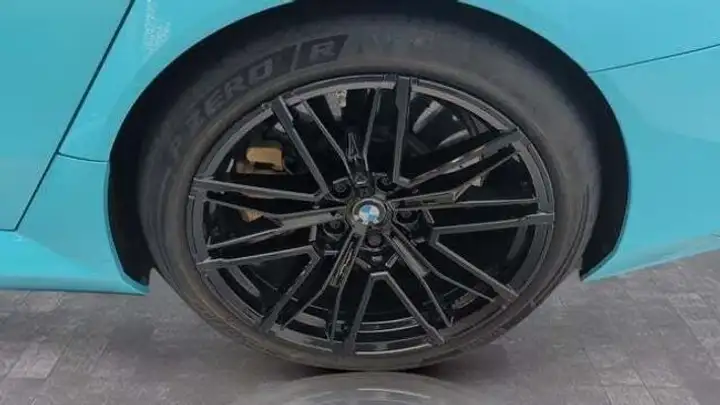 BMW M5 2025, foto 14