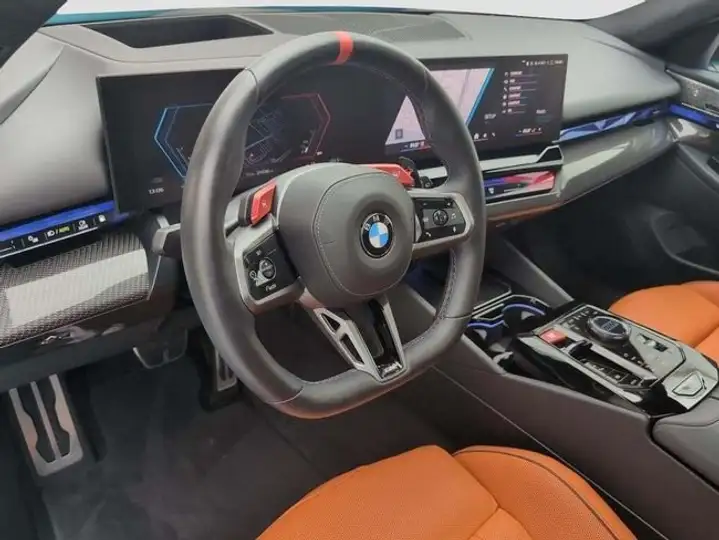 BMW M5 2025, foto 8