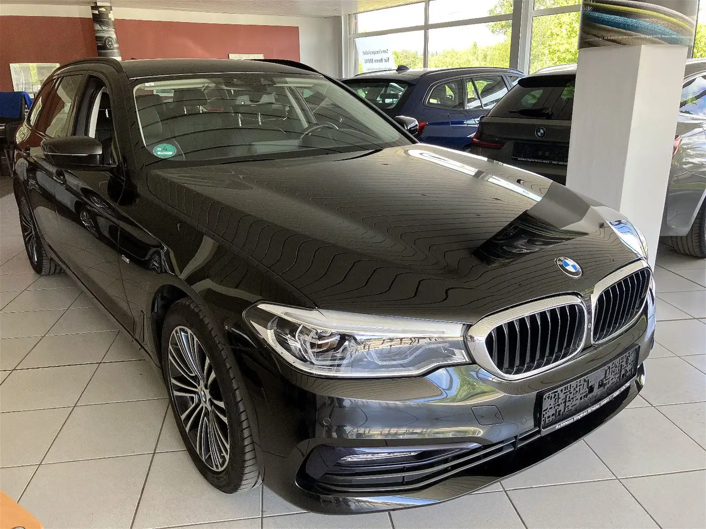 BMW 530 ix Sport-Line/HiFi/HuD/Komfortsitze/NaviPRO Zwart - 1