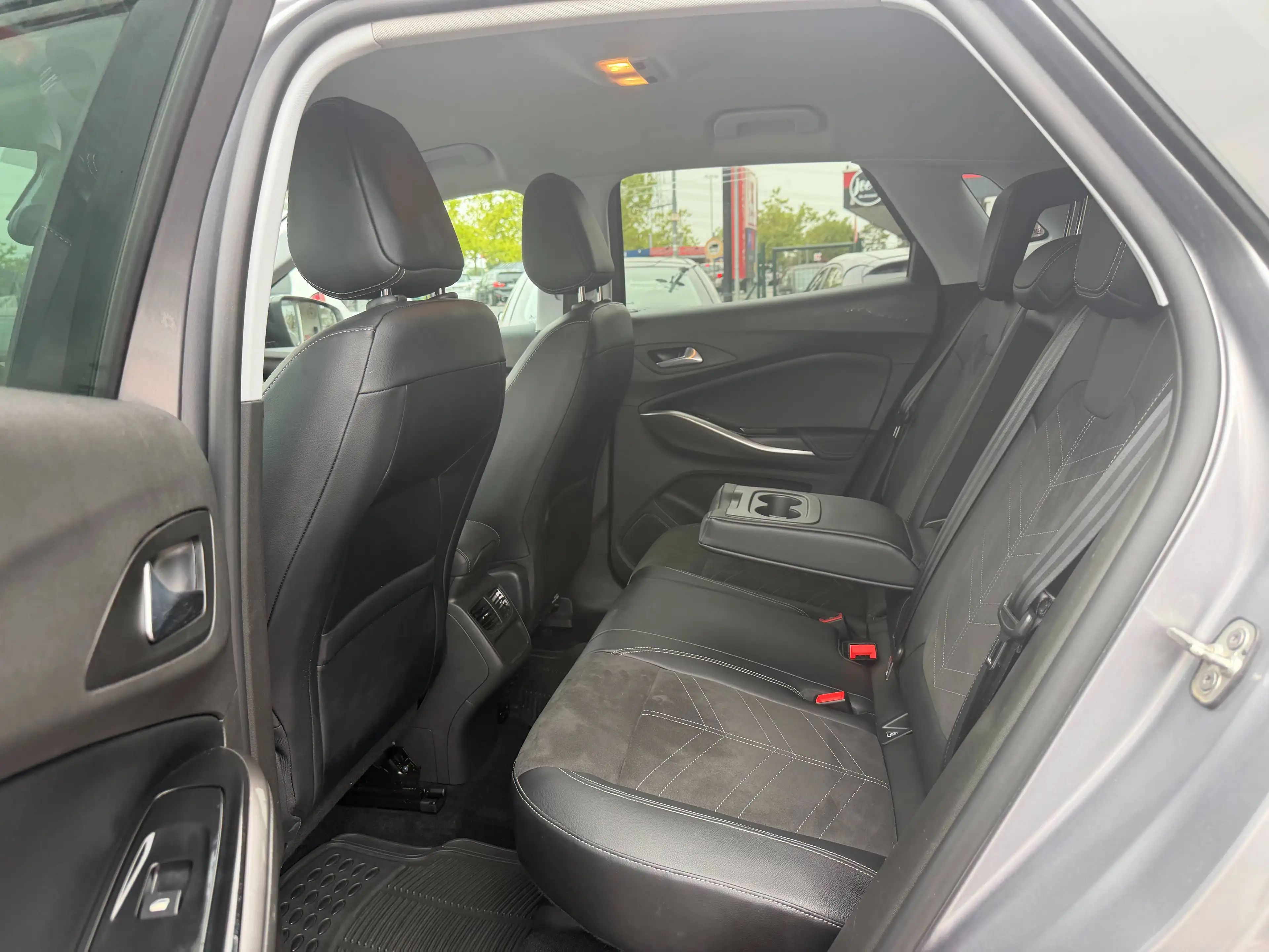 Opel Grandland X GS Line/Automatik/Neu Service/Neu TÜV/Scheckheft/LED/Navi/Kamer — photo 23
