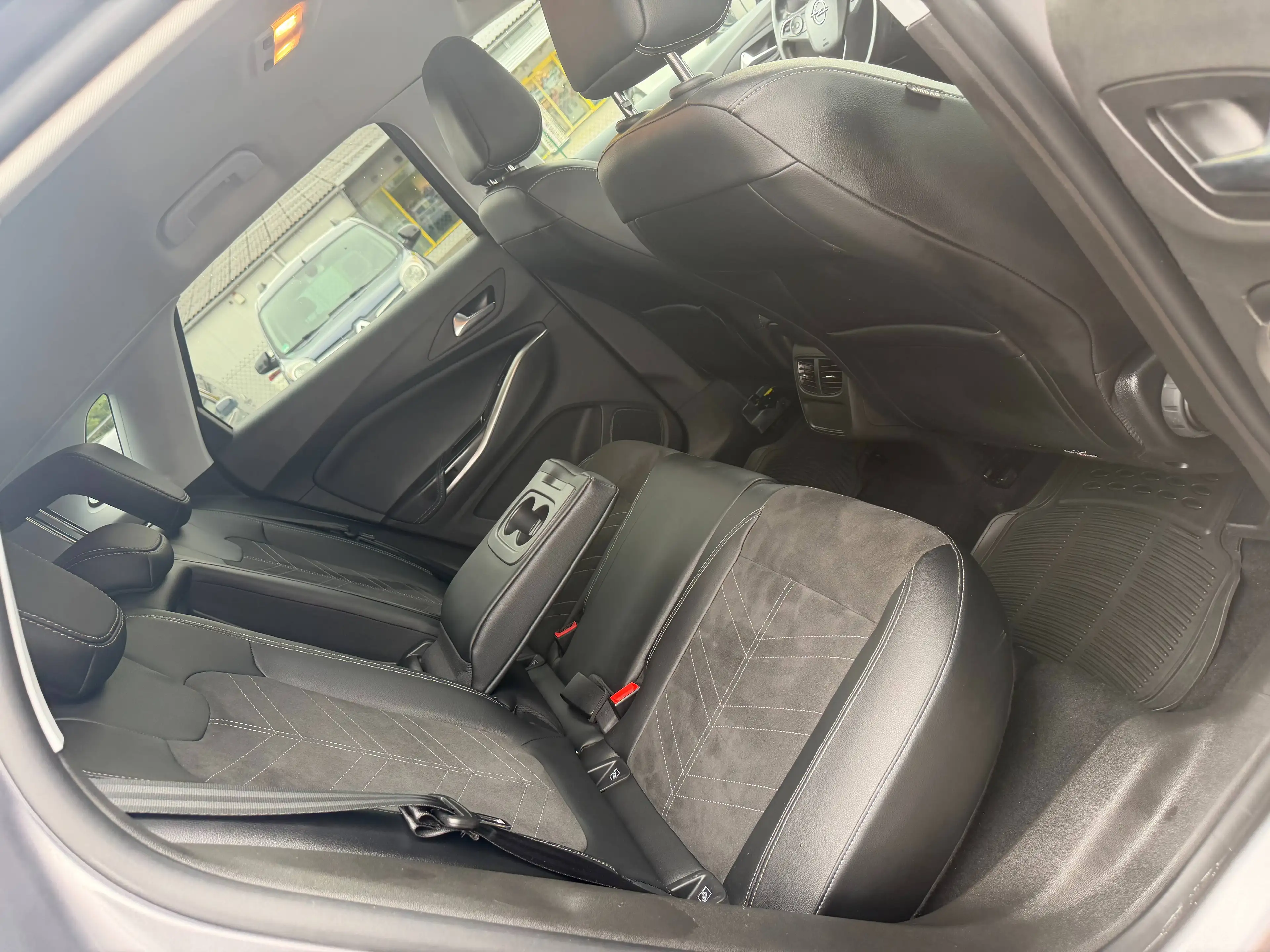 Opel Grandland X GS Line/Automatik/Neu Service/Neu TÜV/Scheckheft/LED/Navi/Kamer — photo 24