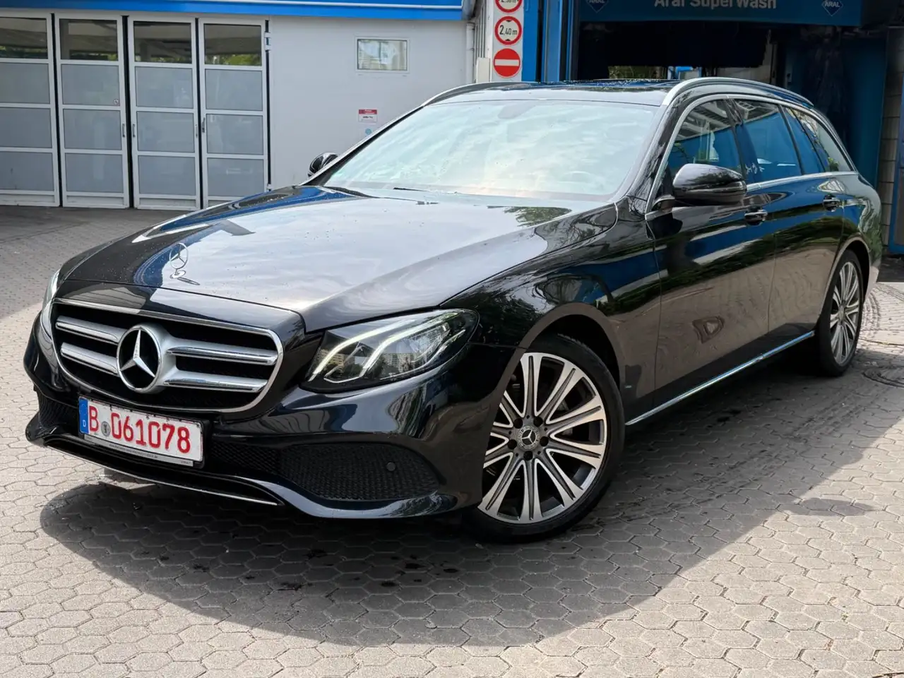Mercedes-Benz E 220