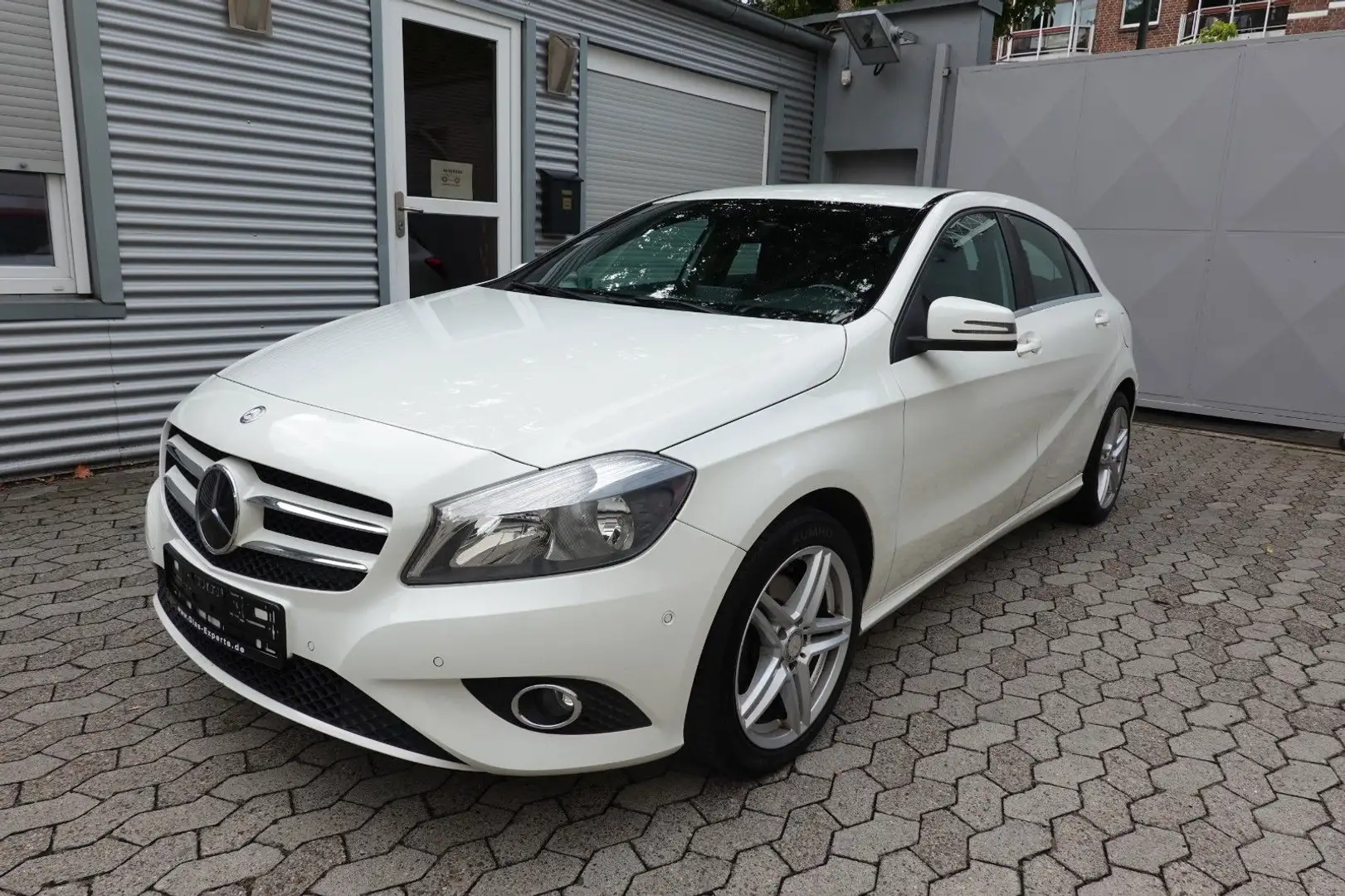 Mercedes-Benz A 200 A -Klasse A 200 BlueEfficiency Weiß - 1