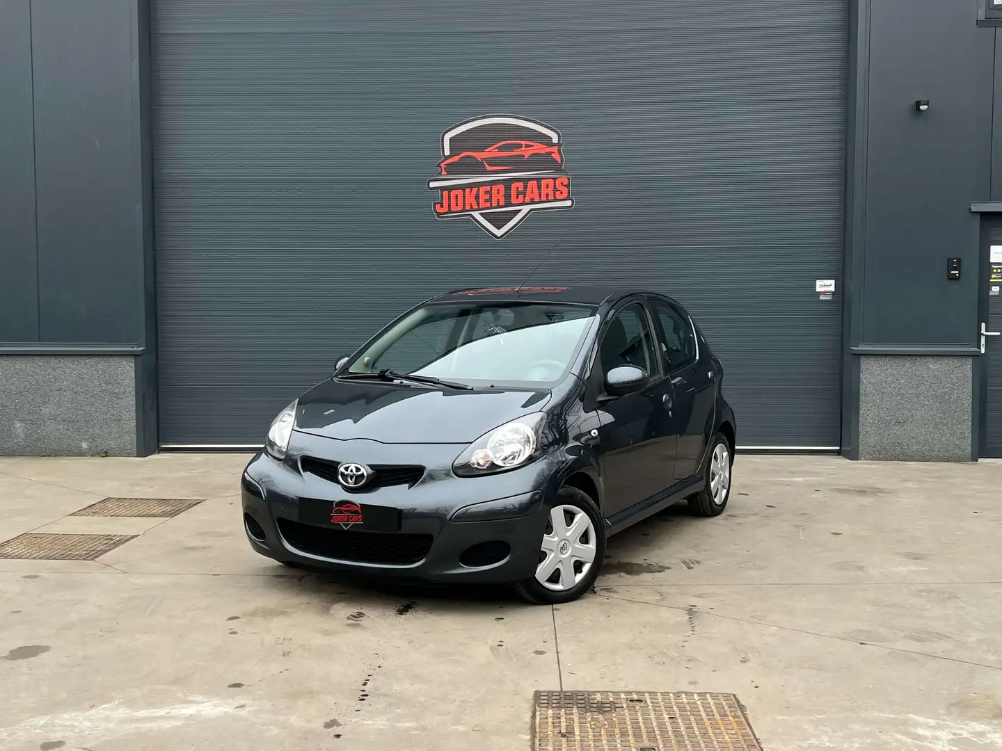 Toyota Aygo 1.0i EURO 5 1ste Eigenaar Gekeurd Carpass Gris - 2