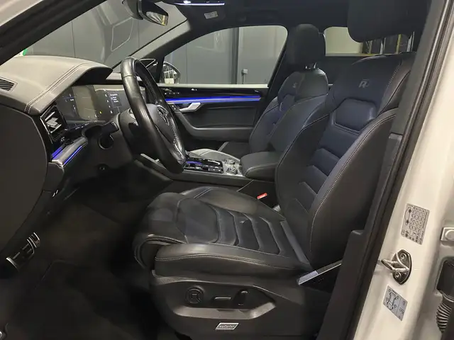 Volkswagen Touareg view 16