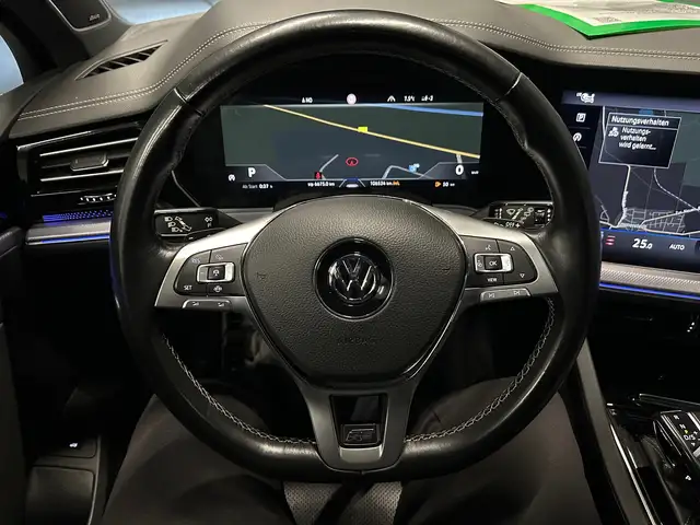 Volkswagen Touareg view 18