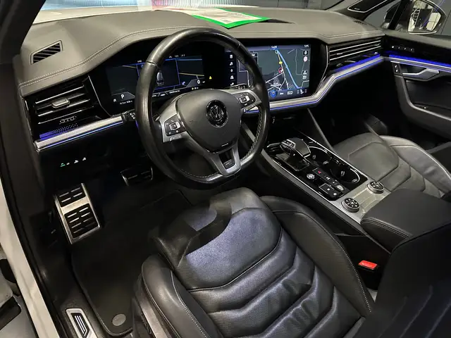 Volkswagen Touareg view 17