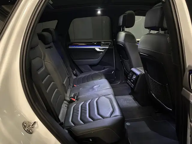 Volkswagen Touareg view 30