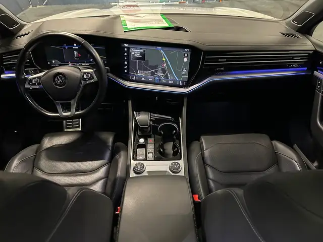 Volkswagen Touareg view 13