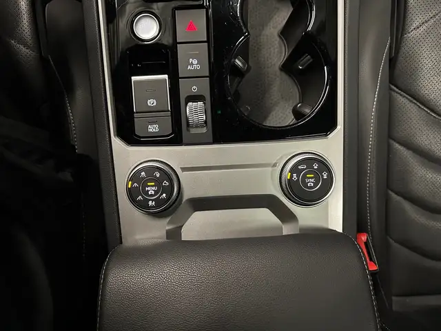 Volkswagen Touareg view 23