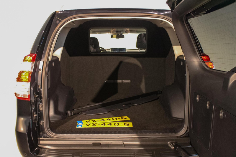 Toyota Land Cruiser LandCruiser 2.8 D-4D Professional Grijs Kenteken — photo 12