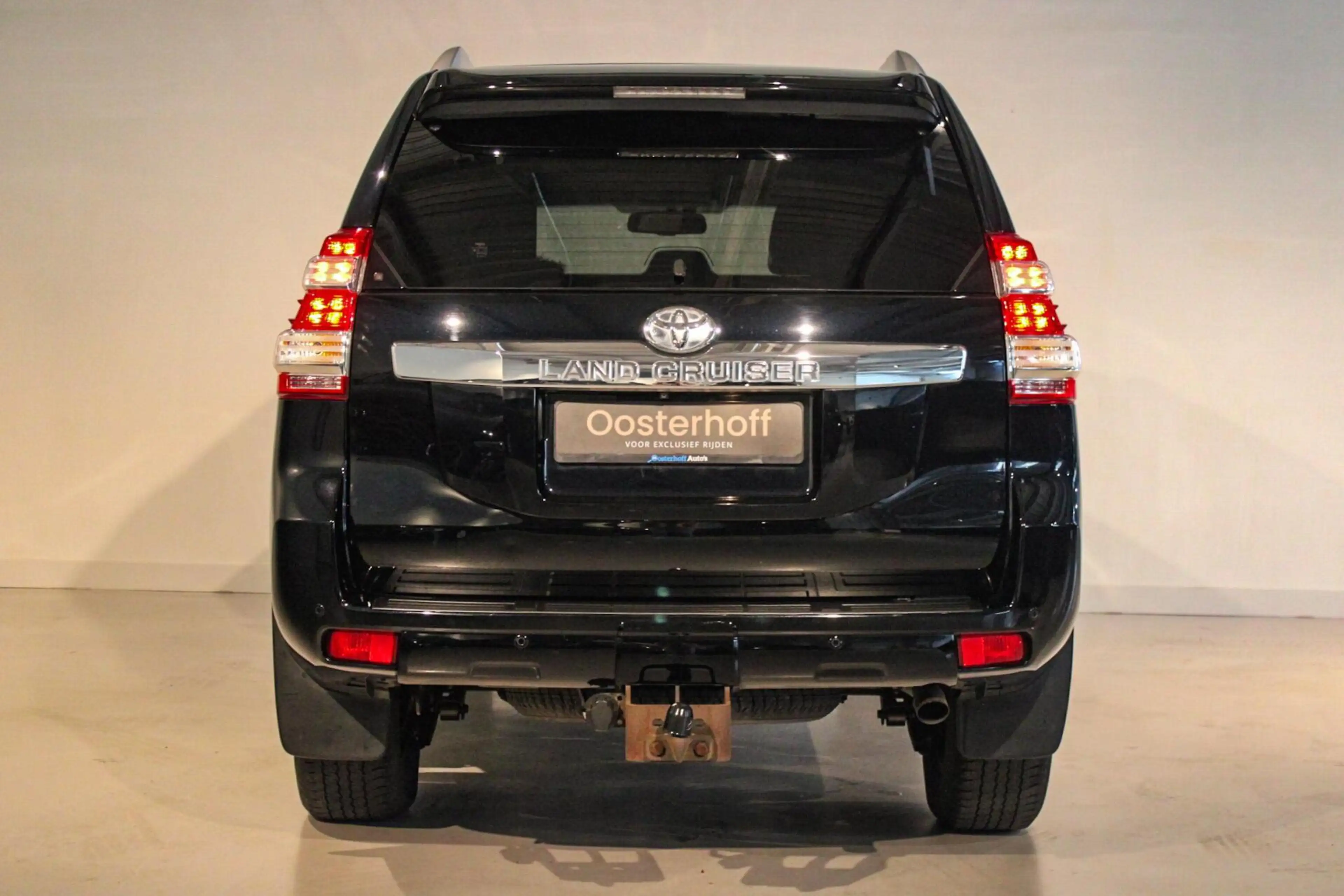 Toyota Land Cruiser LandCruiser 2.8 D-4D Professional Grijs Kenteken — photo 5
