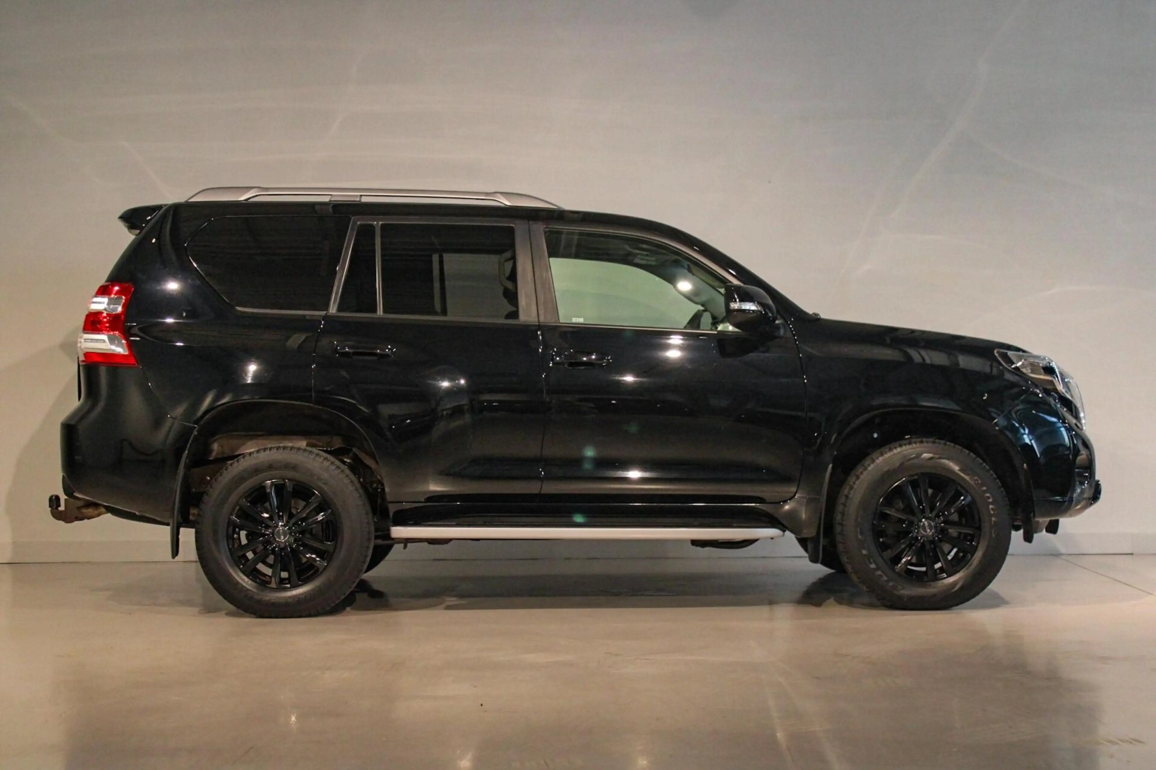 Toyota Land Cruiser LandCruiser 2.8 D-4D Professional Grijs Kenteken — photo 6