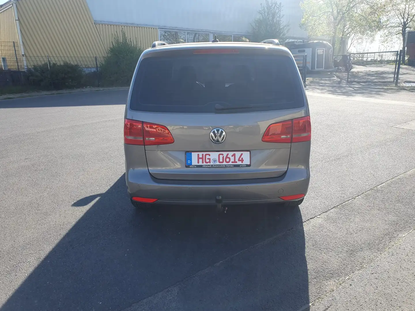 Volkswagen Touran Trendline BMT Grau - 2