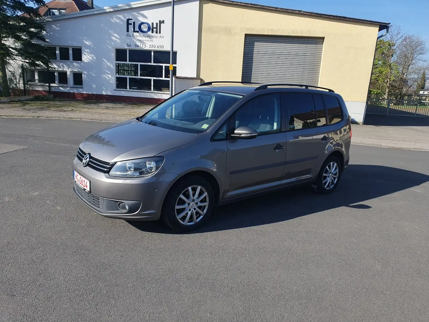Volkswagen Touran Trendline BMT Grau - 1