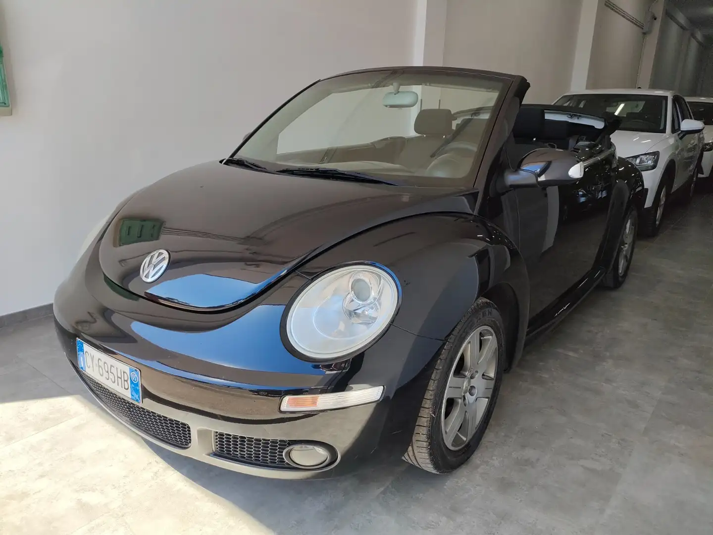 Volkswagen New Beetle 1.9 TDI 105CV Cabrio Noir - 2