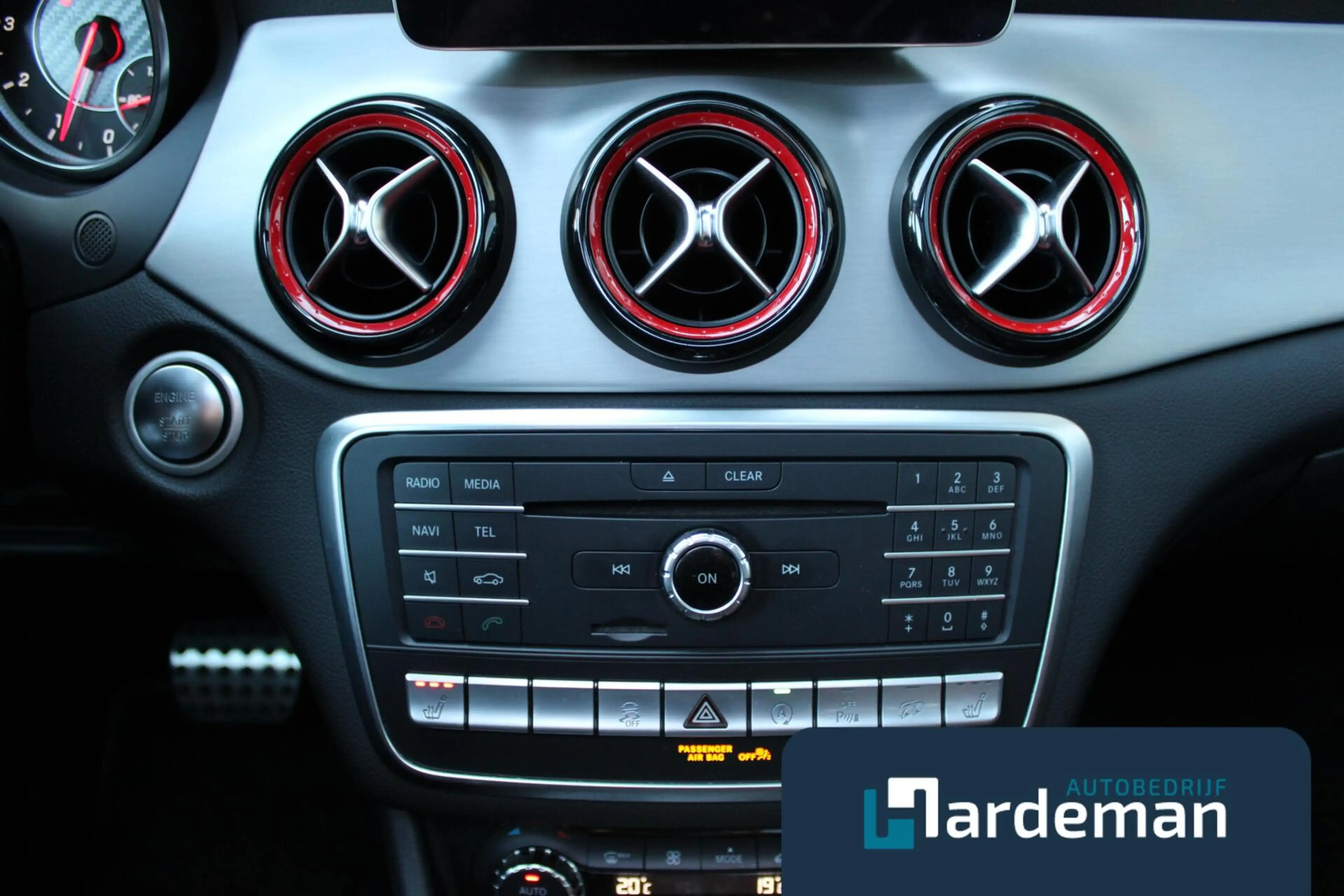 Mercedes-Benz CLA 45 AMG 4MATIC|Leder|Carplay|H/K|Panorama| — photo 15