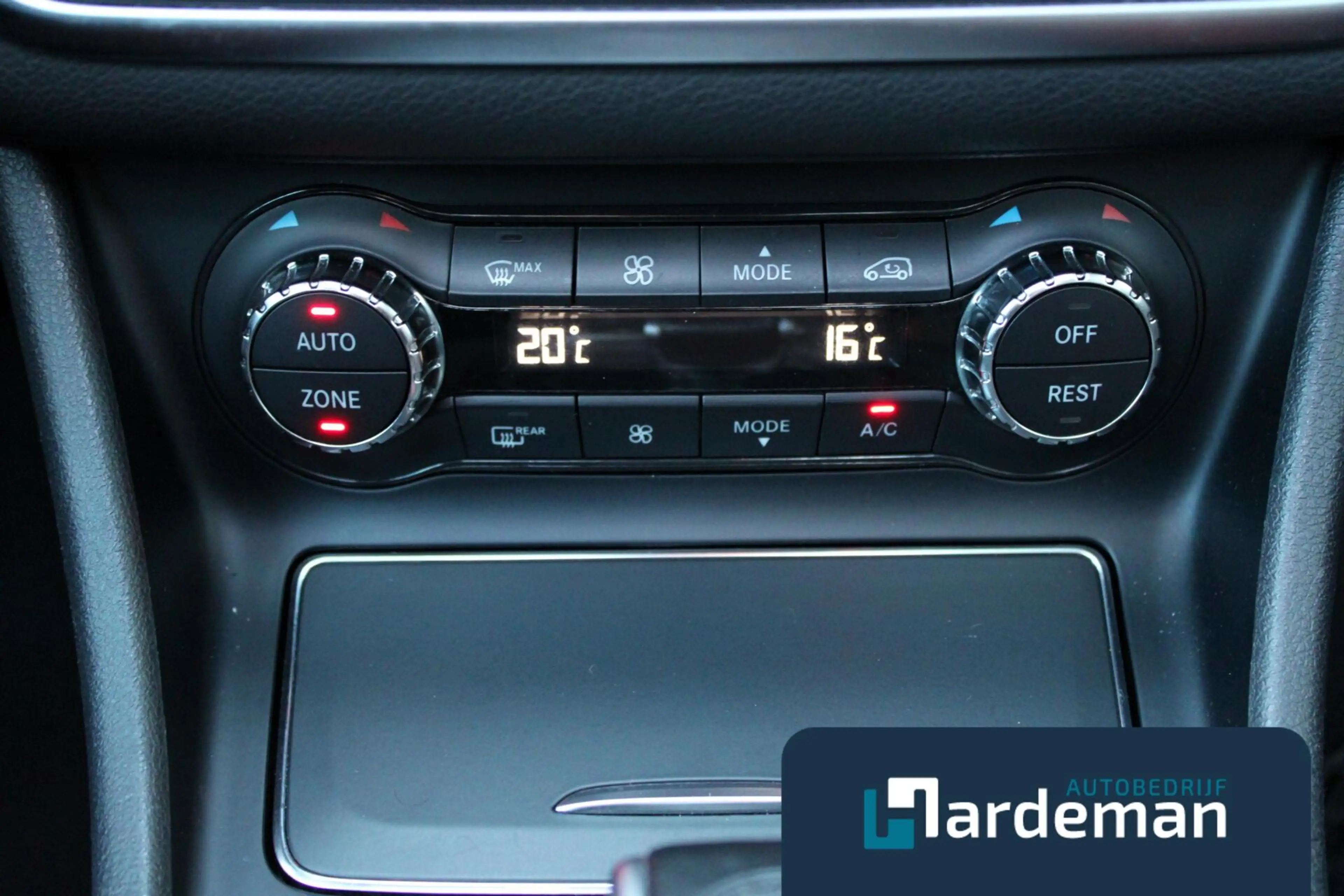 Mercedes-Benz CLA 45 AMG 4MATIC|Leder|Carplay|H/K|Panorama| — photo 14