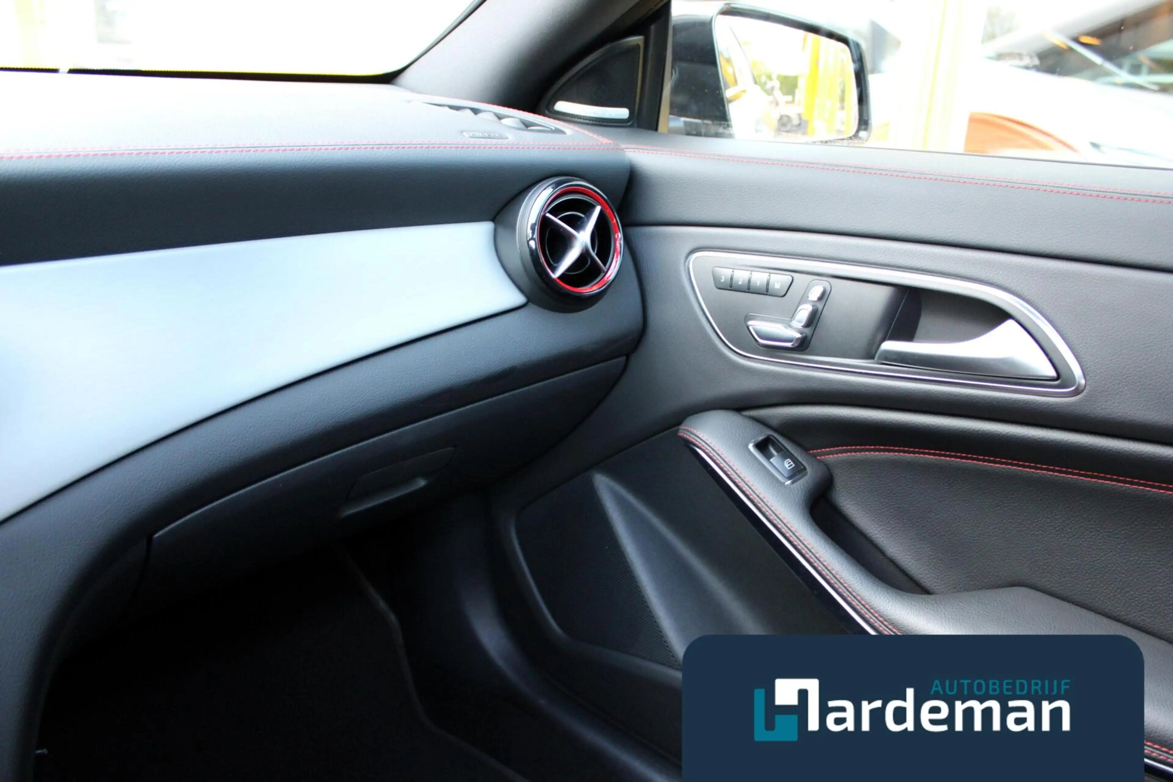 Mercedes-Benz CLA 45 AMG 4MATIC|Leder|Carplay|H/K|Panorama| — photo 11