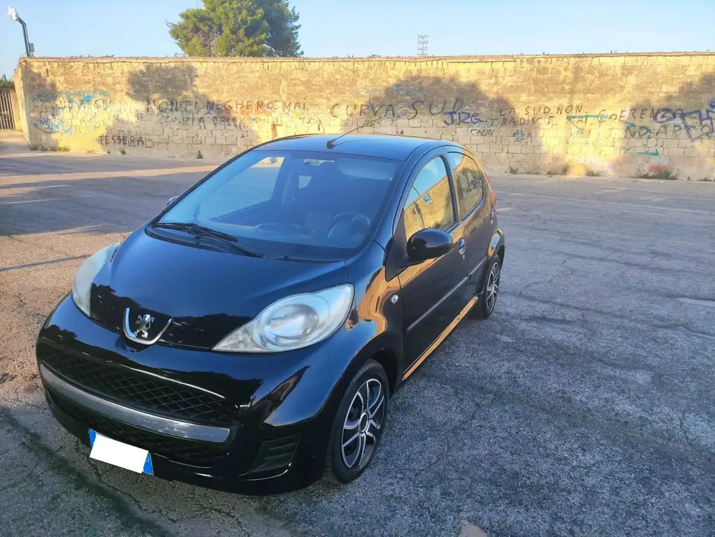 Peugeot 107 2012 из Европы — купить под ключ