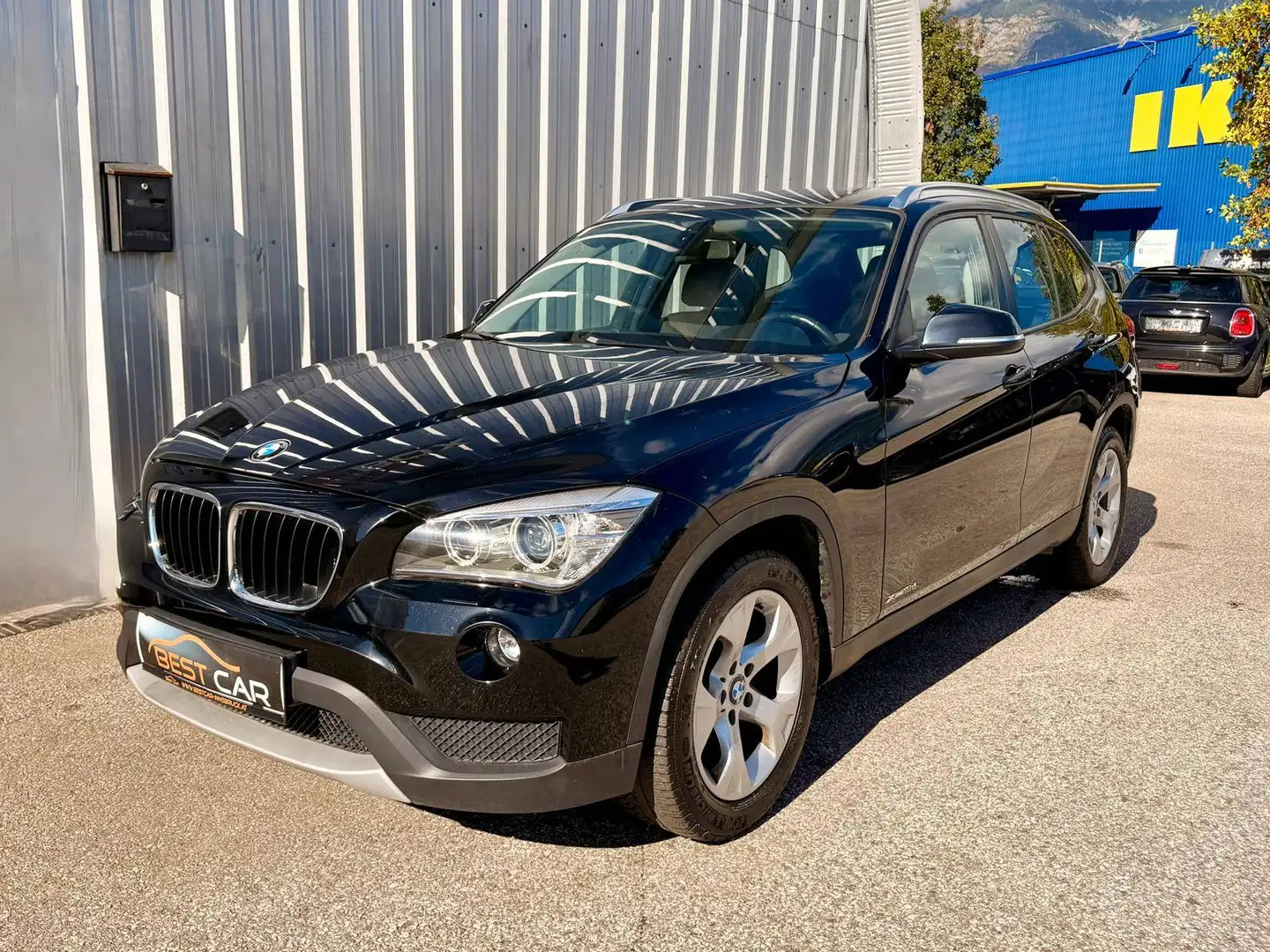 BMW X1 BMW X1 xDrive18d - sportlich, vielseitig und alltagstauglich Schwarz - 1