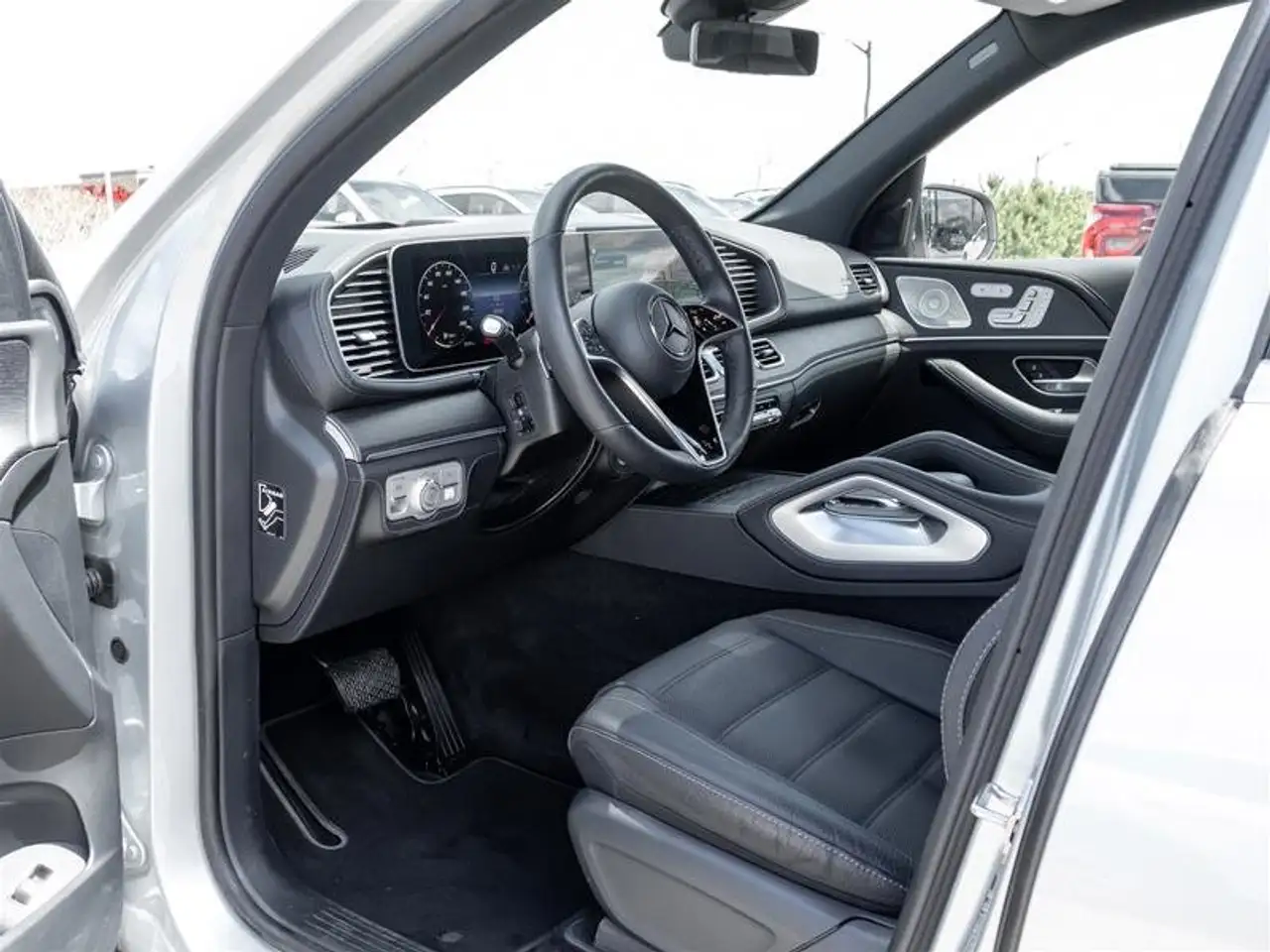 Mercedes-Benz GLS снимка Mercedes-Benz GLS