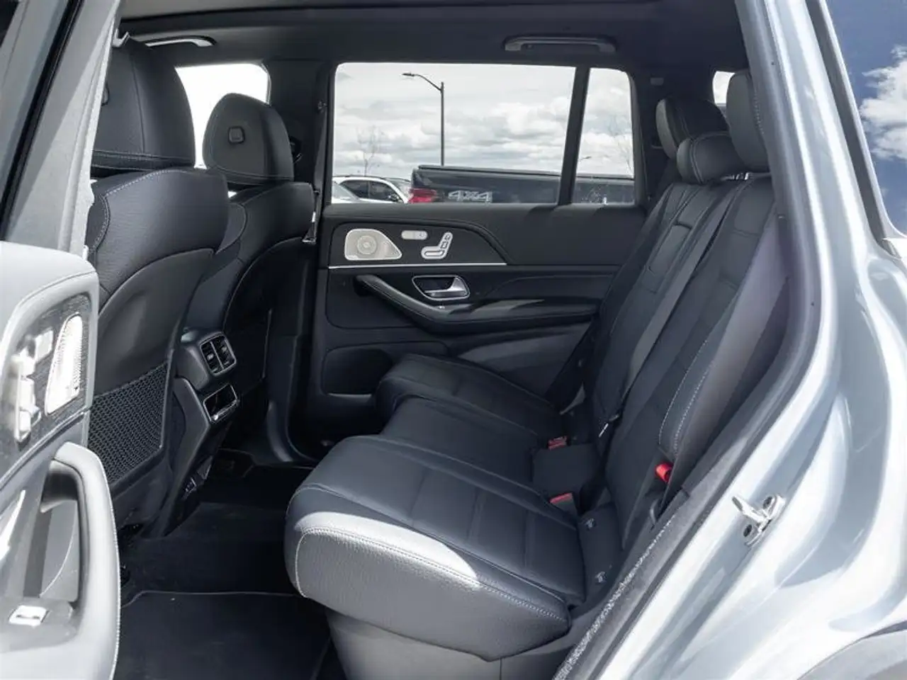 Mercedes-Benz GLS снимка Mercedes-Benz GLS