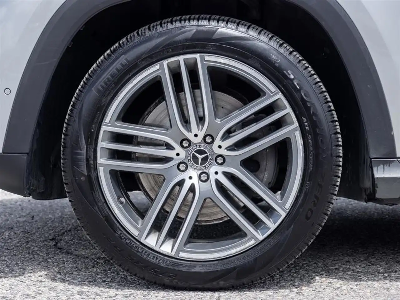 Mercedes-Benz GLS снимка Mercedes-Benz GLS