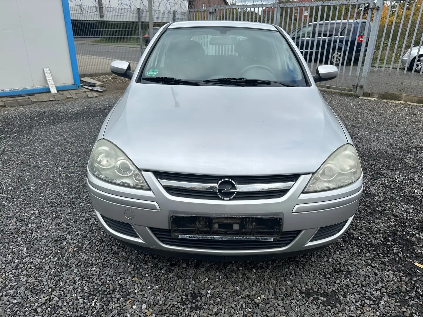 Opel Corsa 1.2 Edition Plateado - 2