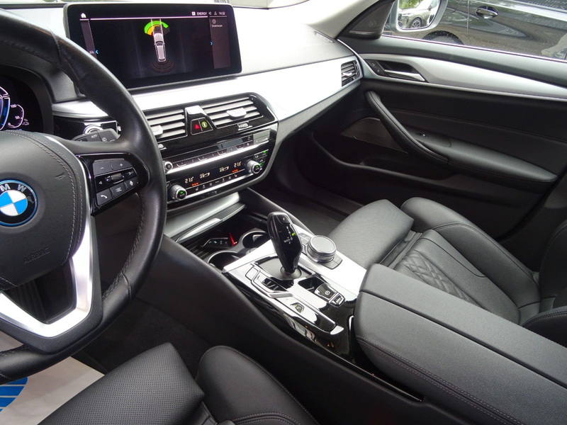 BMW 530 e Touring xDrive Aut Navi LEDer DrvAsProf H/K — photo 11